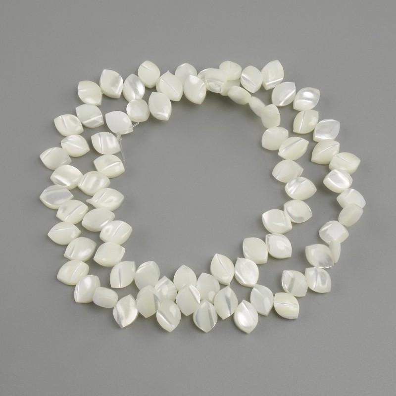 Mother-of-pearl flower beads, diameter 8.5×6 mm ±, thread length 39 cm ±