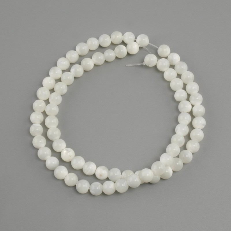 Mother-of-pearl beads round smooth 6mm diameter+, thread length 39cm+- on string