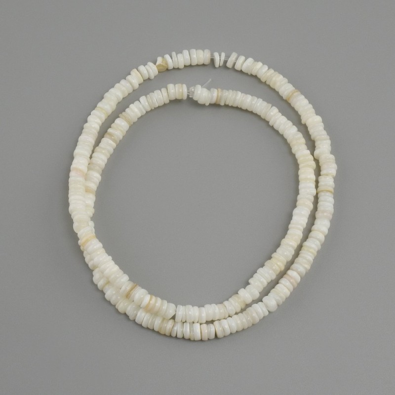 Shell beads Scarface? Rondel, diameter 4×1.5–2 mm+-, length 38 cm+- on a thread