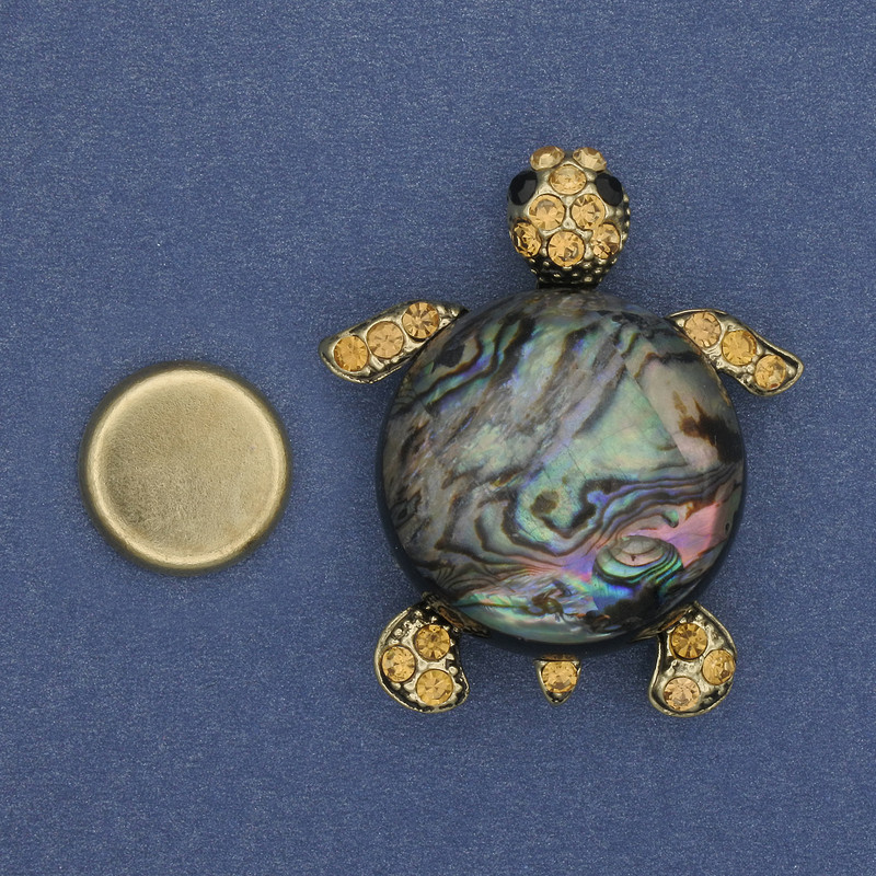 Magnetic turtle brooch with halite 40x34mm±, crystals, gold-tone metal
