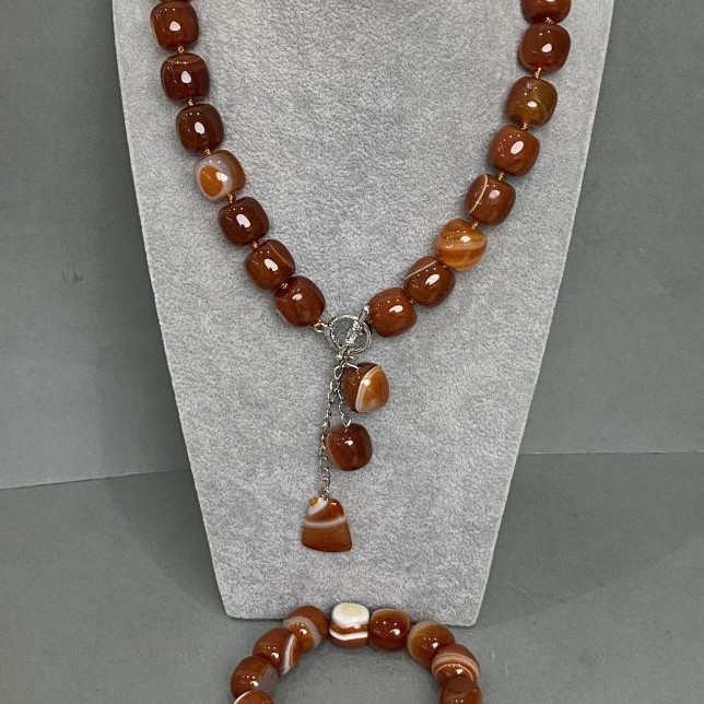 Choker set SARDONYX cylinder 15×14 mm +- , length 41 cm +- T-bar bracelet length 18 cm +- stretch