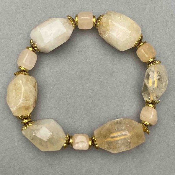 Citrine bracelet faceted 20x15 cm +- cube 7, 5 mm +-, length 18 cm +- stretch