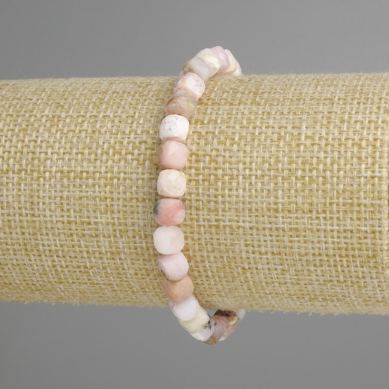 Opal bracelet faceted cube, diameter 6×6 mm +/-, length 18 cm +/- stretch