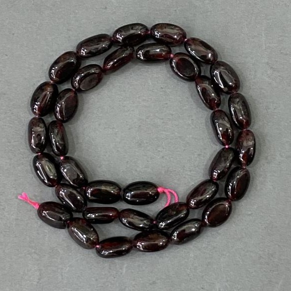Garnet beads tumbled 12×8 mm, length 40 cm+