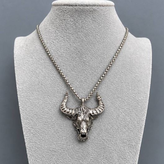 Pendant Bull Head 47x44mm ± dark silver tone on a chain, length 65cm