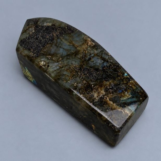 Natural souvenir stone Labrador 16.5×17×5 cm ± weight 1169 g