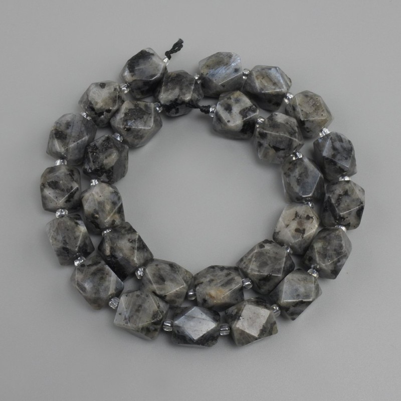 Labrikite beads faceted, diameter 11, 5–12×9–11mm ± seed beads 3mm ± length 39cm ±