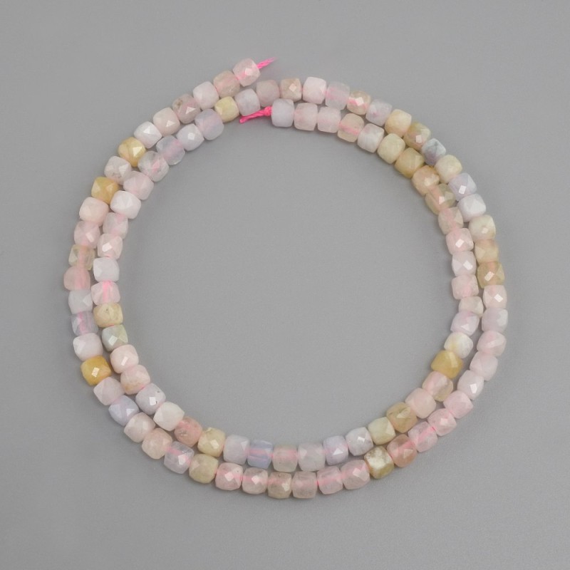 Morganite beads faceted cube, diameter 4×4 mm +/-, length 39 cm +