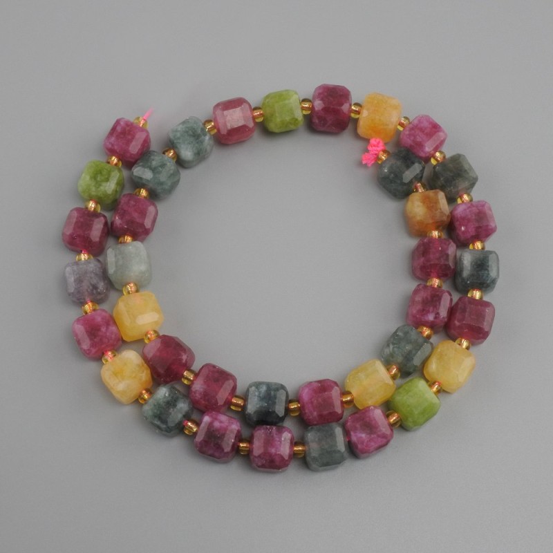 Tourmaline beads faceted cube, diameter 8x8 mm +- seed beads 3 mm +- , length 37 cm +-