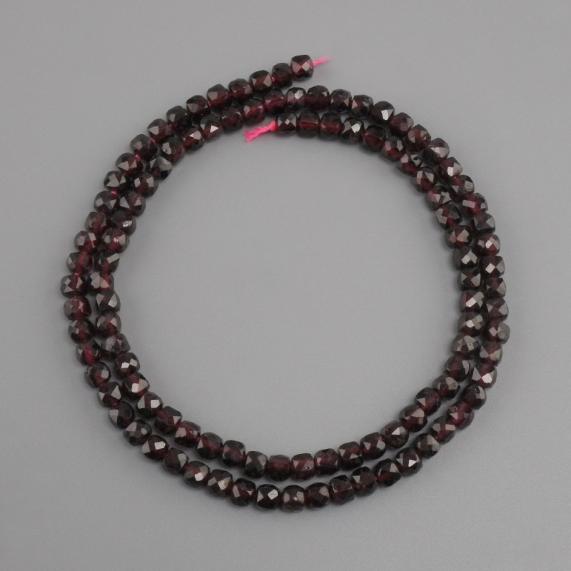 Garnet beads, natural stone faceted cube, diameter 4x4mm +/-, length 39cm +/-