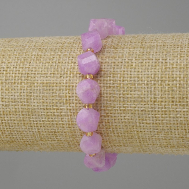 Lavender Amethyst bracelet faceted cube, diameter 10x9mm+- bead 3mm+- , length 18cm +- stretch