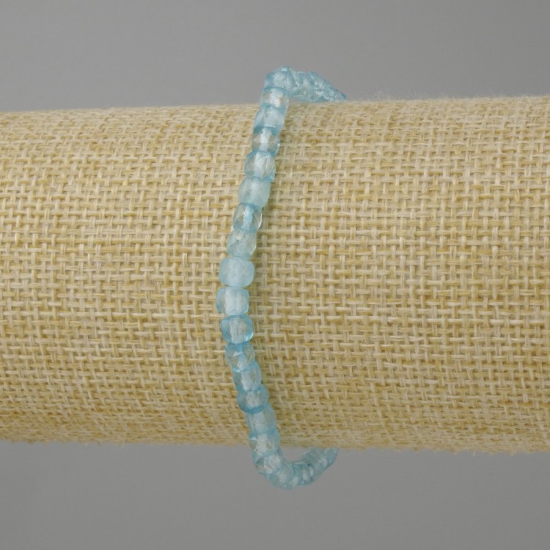 Bracelet Topaz faceted cube, diameter 4×4 mm ±, length 18 cm ± stretch