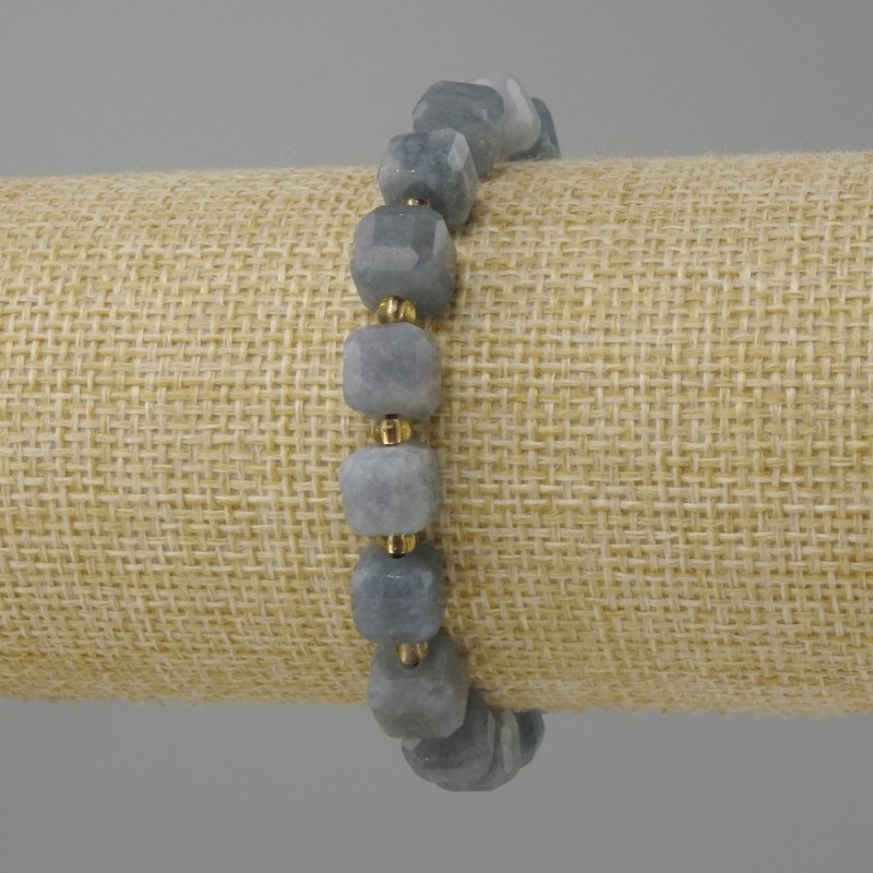 Aquamarine bracelet faceted cube, diameter 8×8mm +- bead 3mm+-, length 18cm +- stretch