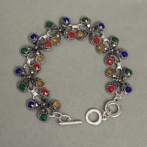 Metal bracelet with coloured crystals, link 22mm +/-, length 22–24cm +/- T-bar clasp