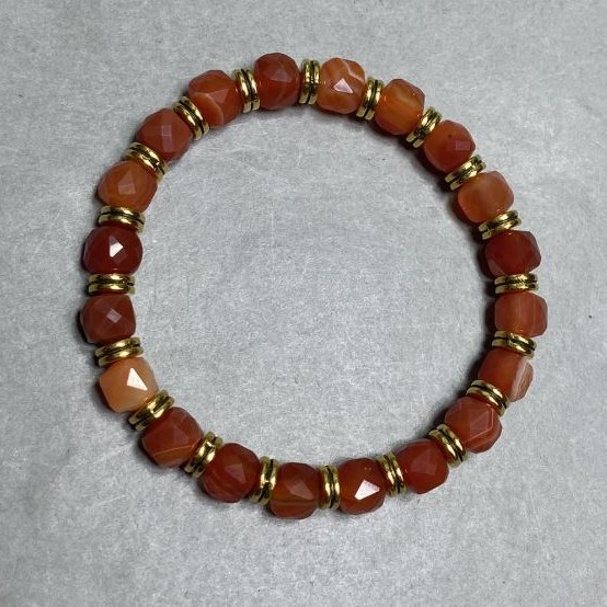 Jade bracelet Mòshan faceted cube 7mm±, length 18cm± stretch