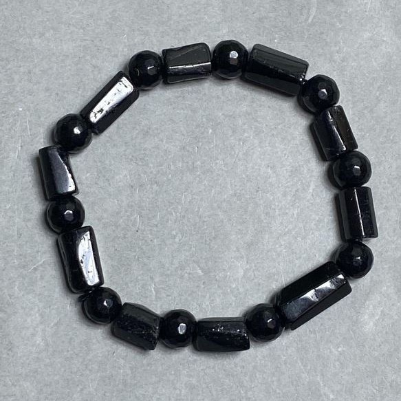 Bracelet Tourmaline Schorl with processed stone, diameter 13x7mm+- Agate faceted bead 8mm+-, length 18cm +- stretch