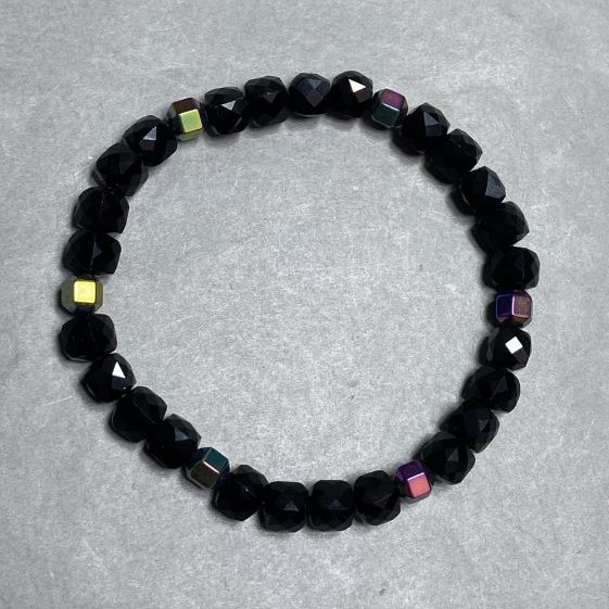 Agate bracelet faceted cube 6mm ± Hematite faceted prism 6mm ± length 18cm ± stretch
