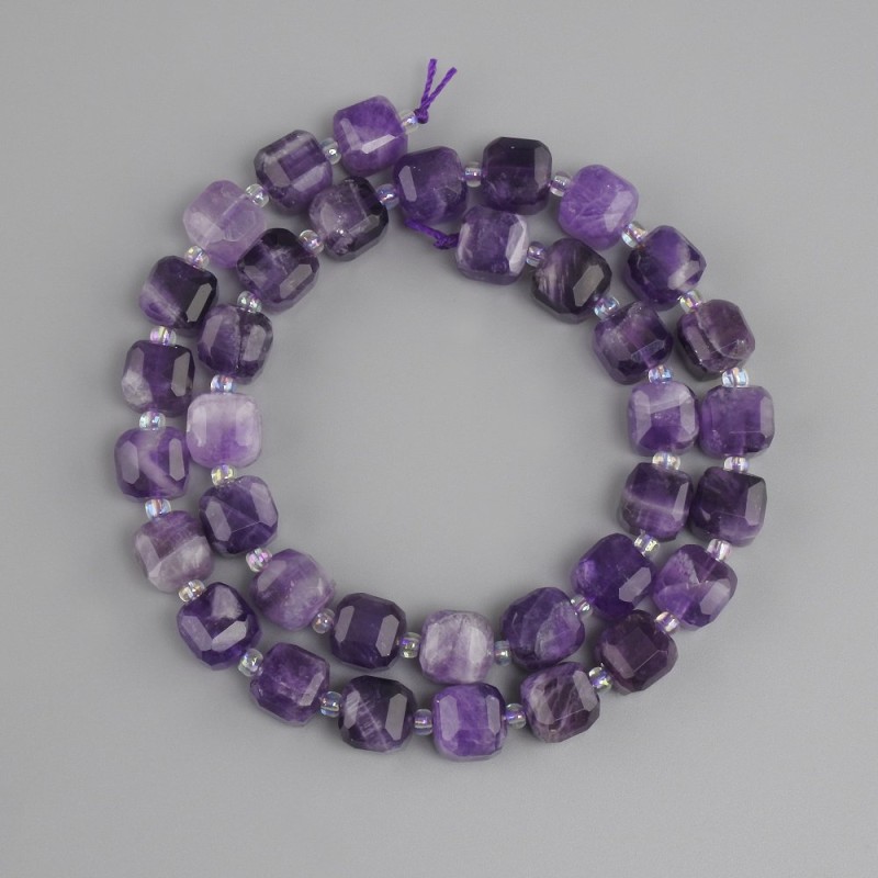 Amethyst beads faceted cube 8.5x8.5 mm +- seed beads 3 mm +-, length 37 cm +-