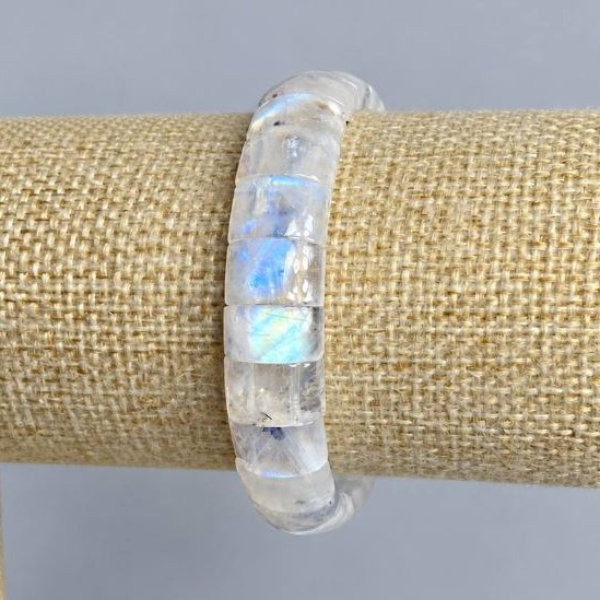 Adular smooth link bracelet, 12x8–9mm approx (+/-), length 18cm +/- stretch