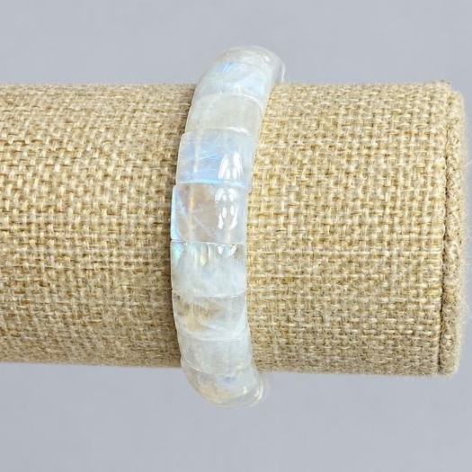 Adular bracelet smooth link, diameter 12x8–11mm ±, length 18cm ± stretch