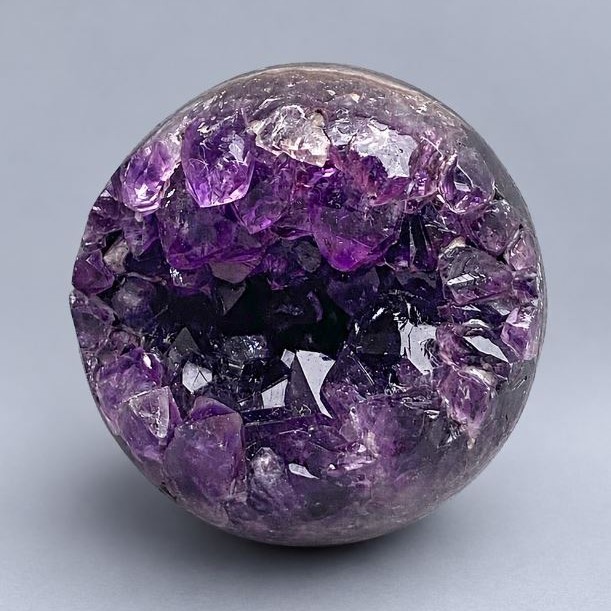 Amethyst souvenir sphere with geode, natural stone, diameter 66mm ±, weight 312g