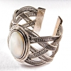 Bracelet Mother-of-Pearl wide clasp metal frame classic oval