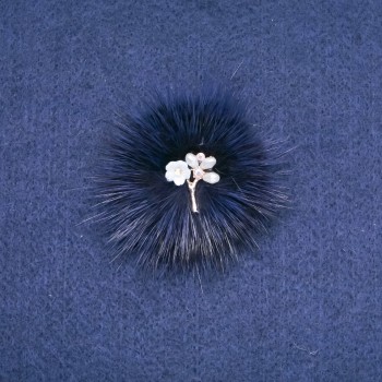 Nor fur blue brooch with flower, diameter 50mm