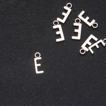 Pendant finding Letter "E" 17x7mm packaging 20 grams (+- 30 pcs)