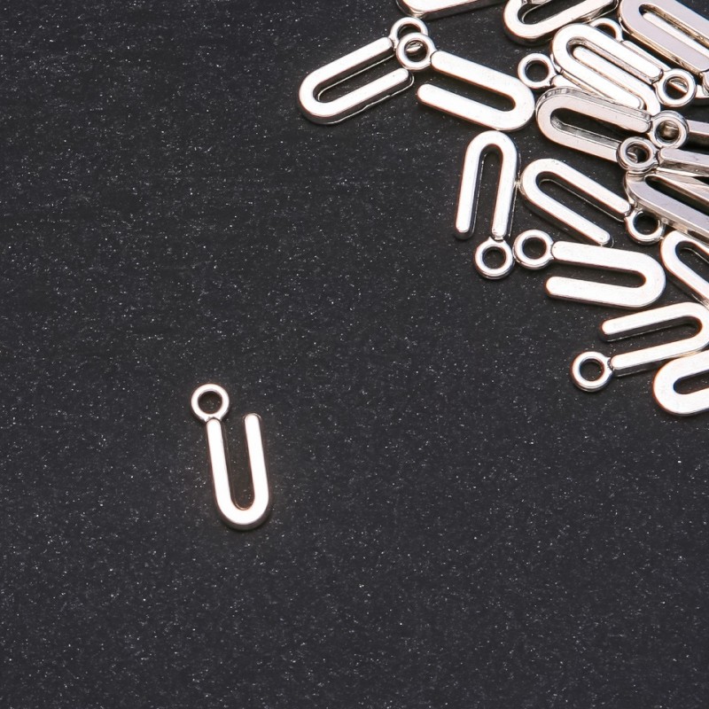 Pendant Finding Letter "U" 17x7mm packaging 20g (±30 pcs)