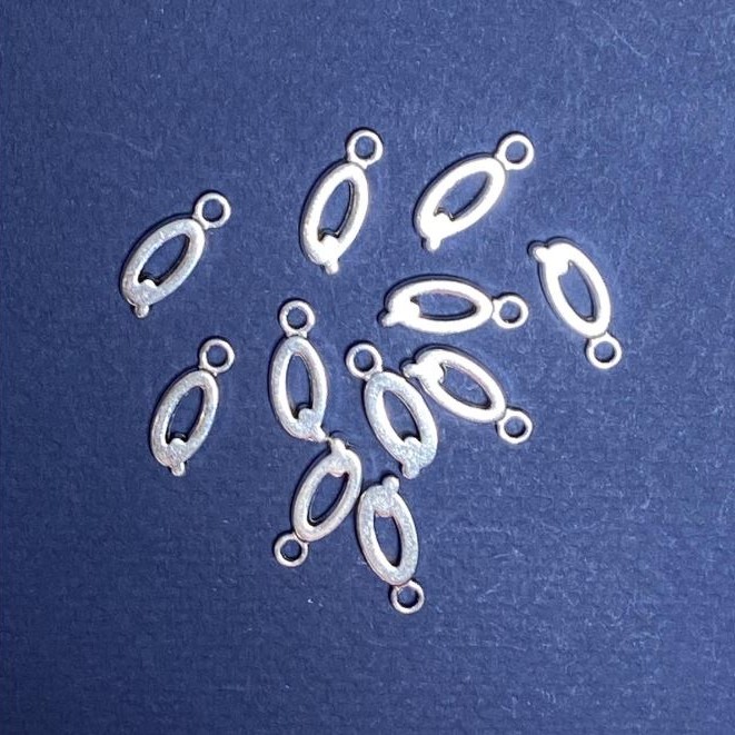 Pendant Fitting Letter "Q" 17x7mm packaging 20g (+ - 24pcs)