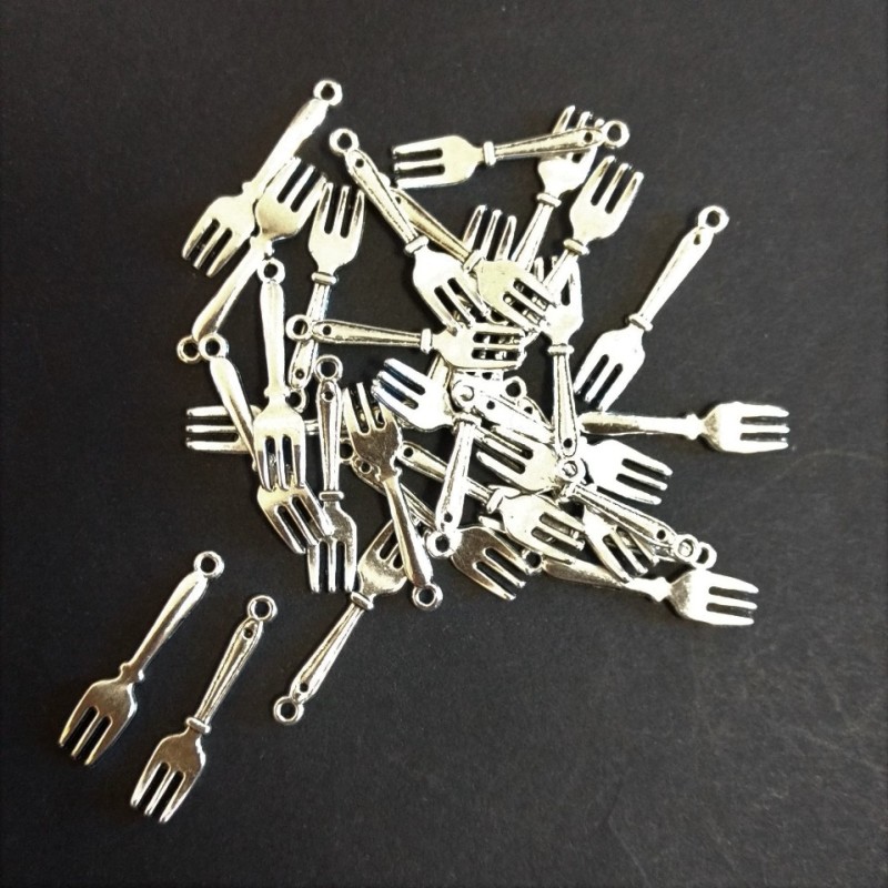 Pendant Fork 27×6mm packaging 20g. ± 30 pcs