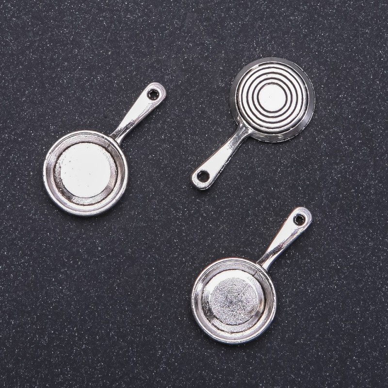 Pendant Favour: Frying Pan, diameter 14mm, length 8mm, in-, packaging 10 pcs. (+ -)