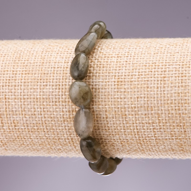 Bracelet with natural Labradorite, faceted, diameter 8×12 mm ±, length 18 cm on elastic