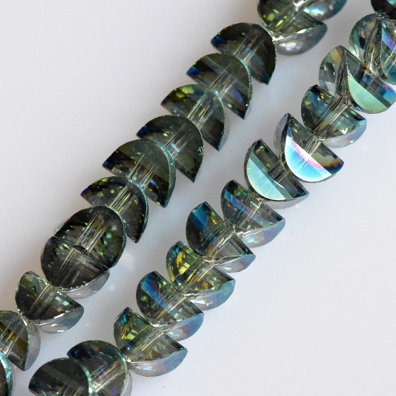 Crystal beads in Swarovski style green with blue 'gasoline' coating, diameter 6x4mm, thread length 50cm