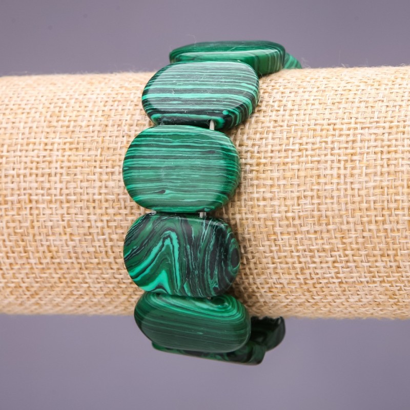 Malachite (Pressed) Bracelet, link 25x17+/-mm, length 18cm on elastic