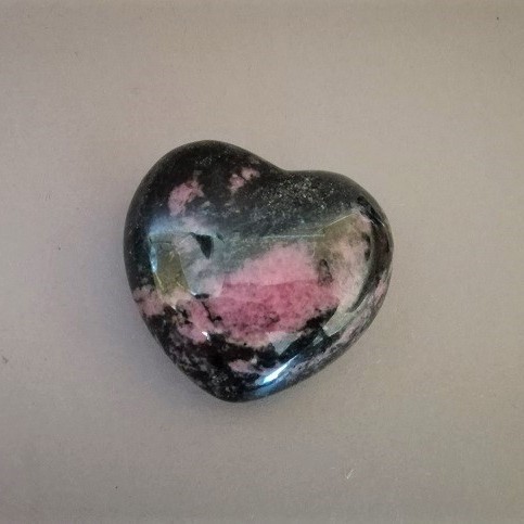 Rhodonite Heart-Shaped Souvenir Stone Assorted (price per 100g) weight from 350g
