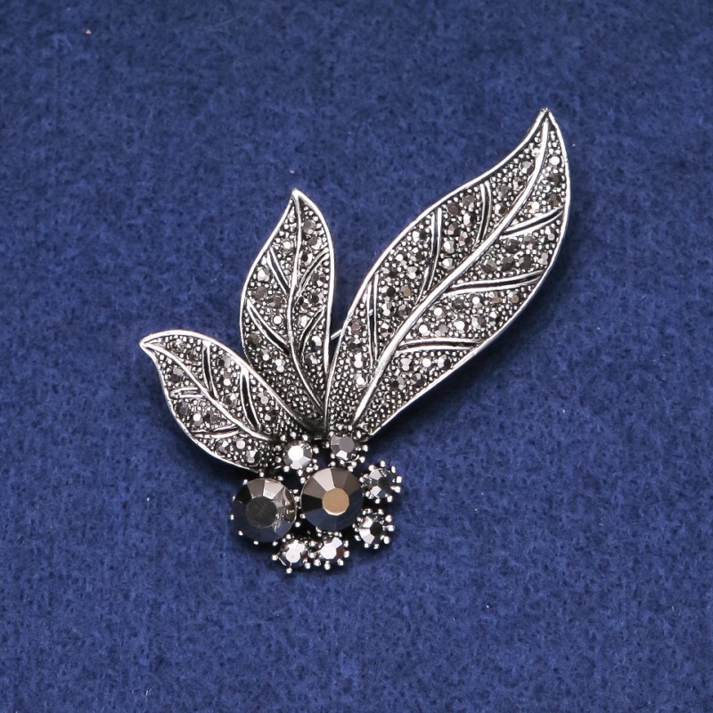 Clearance! Leaves Brooch with Rhinestones grey metal 60mm