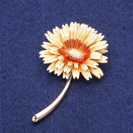 Daisy Flower Brooch, Gold-Tone Metal, 54x34mm+
