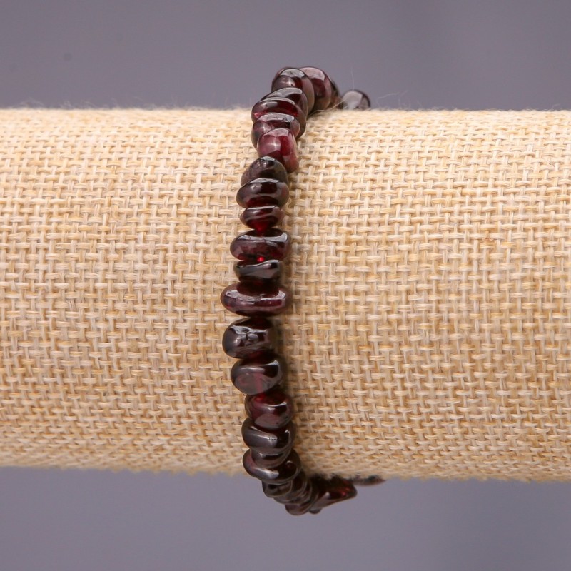 Garnet Natural Stone Chip Bracelet, diameter 7(+-)mm on elastic, length 18cm