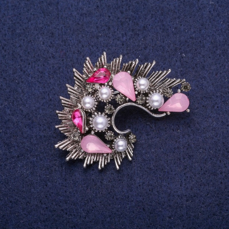 Sale! Accent Brooch with Pink Crystals and Pearls (imit.), silver-tone metal 35x45mm