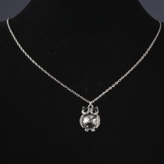 Owl pendant on chain, grey crystal, length 52cm, diameter 2.5cm