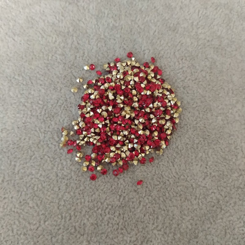 Rhinestones, red colour, diameter 3.5(+/-)mm, pack/4g(+/-)
