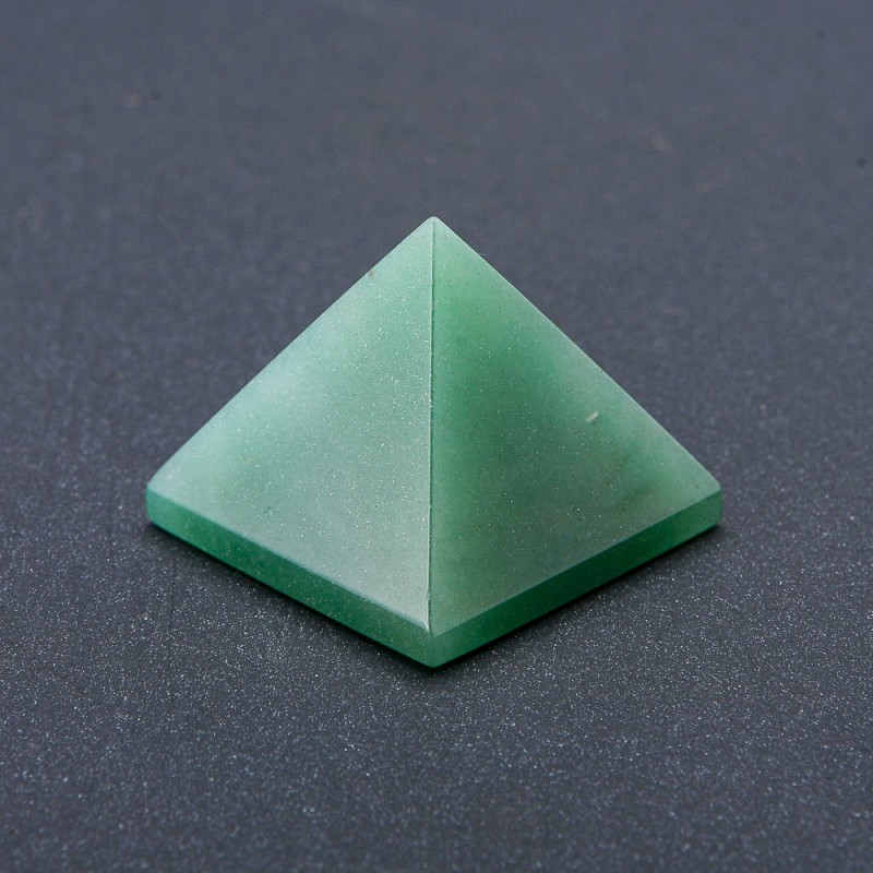 Natural Stone Jade Souvenir Pyramid, height (+/-)29mm, length (+/-)37mm