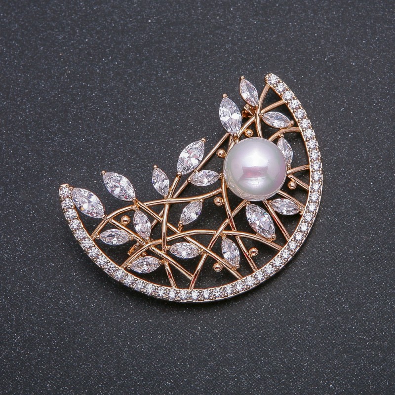 Xuping Brooch, 18k Gold Plated with Pearl, diameter 12mm, White Stones and Rhinestones, 50x35mm