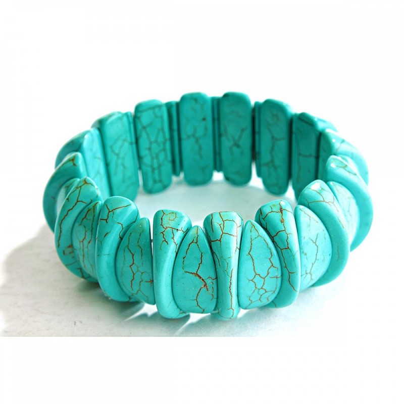 Bracelet on elastic with green turquoise with veins, interesting design