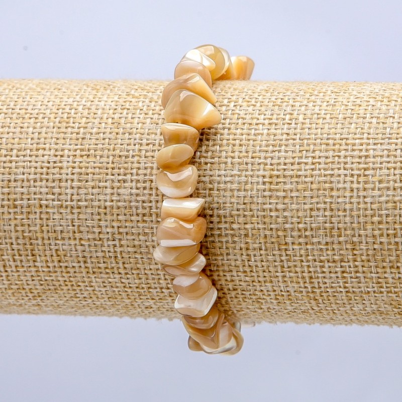 Natural Mother-of-Pearl Bracelet on Elastic, Beige Chips, Diameter 7x5mm+
