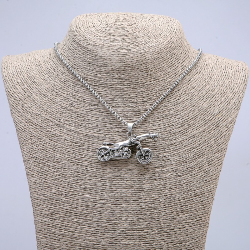 "Jaguar" Pendant 50x35mm on Chain, Length 70cm +/- Silver-Toned Metal