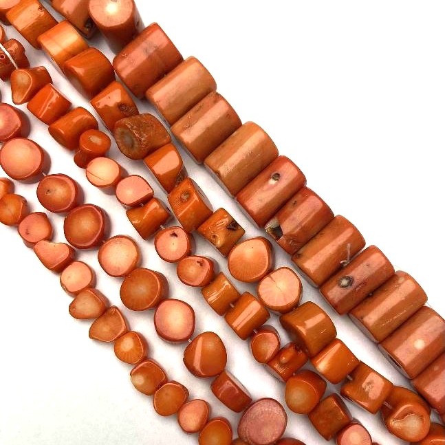 Beads, Strand Weight from 50g, Natural Orange Coral Chips, Diameter 12x10mm, Length 39cm +/- (Price per 100g)