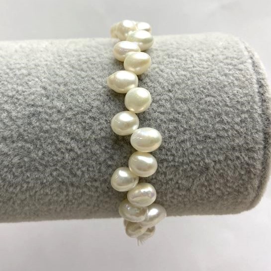 Baroque Pearl Bracelet "Butterfly" on Elastic, Diameter 6-7mm (+/-), Length 18cm