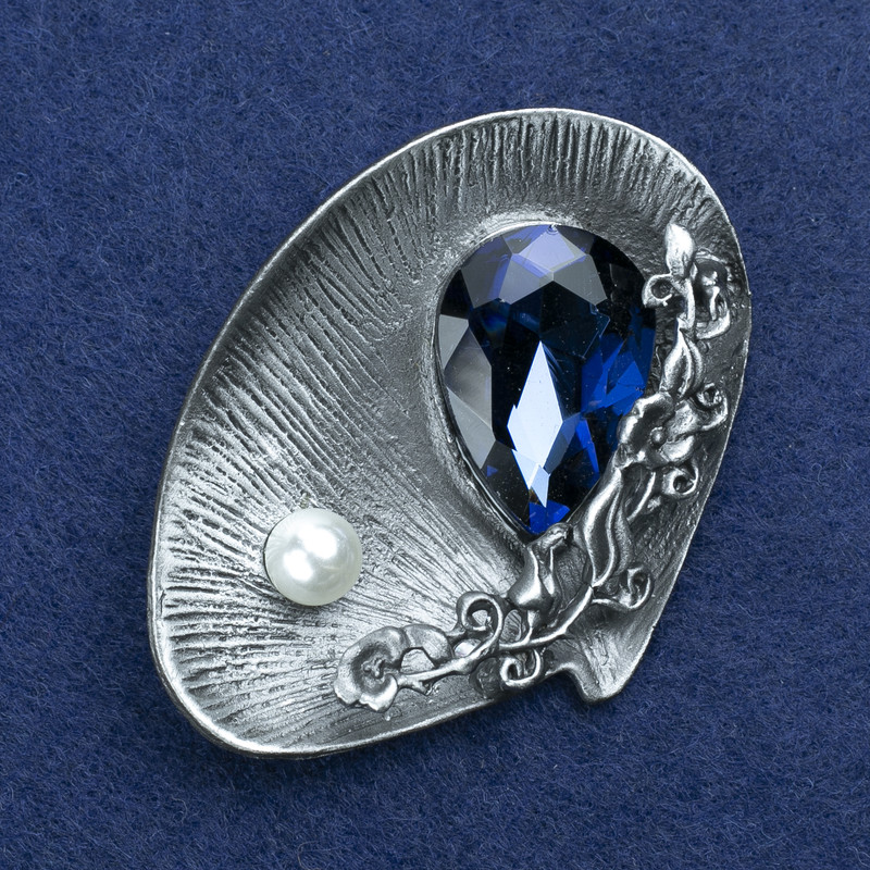 Clearance! Shell Brooch with Crystal and Bead, Silver-Tone Metal 60x45mm +